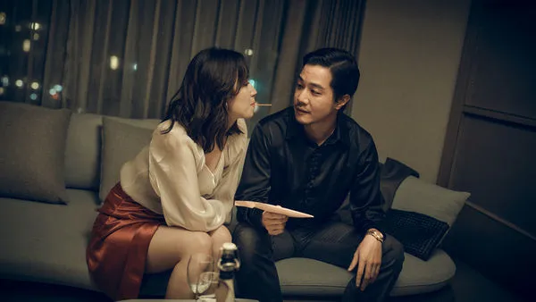 ▲小薰在《死了一個娛樂女記者之後》以直播主角色特別登場，和薛仕凌上演各種親密戲。（圖／鏡文學提供）