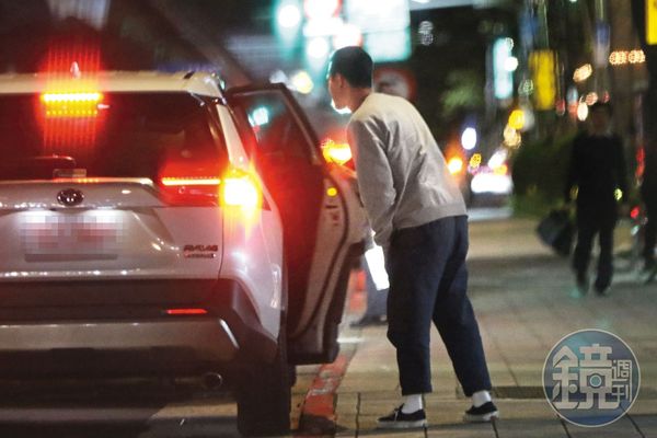 1／16，20：57，劉容嘉男友在東區就先行下車，趕赴其他行程。