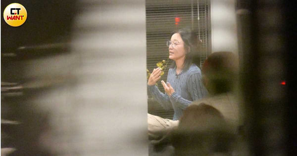 開始療傷1／大S猝逝親友低調幫祈福　阿雅現身講座曝「人生無常」吐心聲