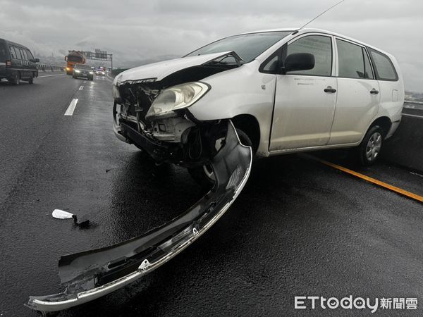 ▲▼國道車禍             。（圖／記者游芳男翻攝）