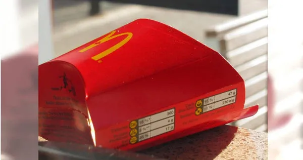 一名網友在PTT上發文，表示她近日獨自在麥當勞內用時，遇到一名媽媽不禮貌並桌，向對方反應後竟遭嗆「我希望你以後不要生小孩！」讓原PO相當傻眼。（示意圖／Pixabay）