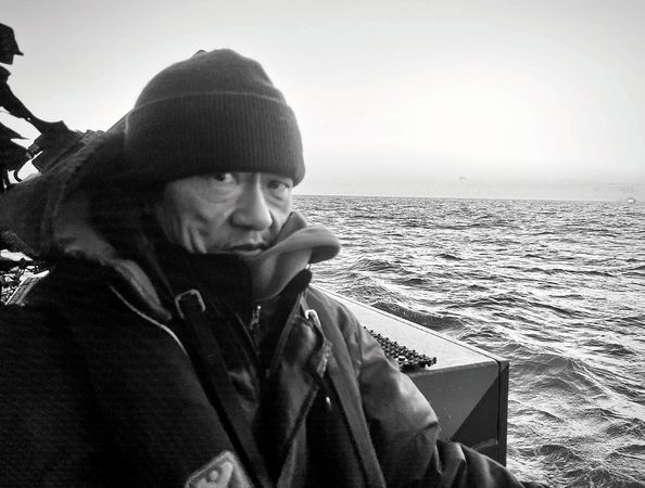 張乾琦第9次前往烏克蘭戰地，攝於黑海烏克蘭海軍巡邏艦上。