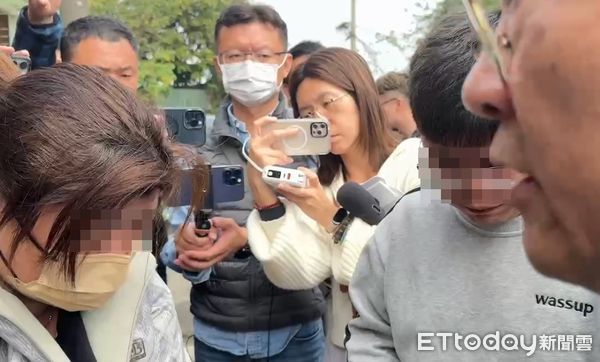 ▲▼      嘉義神壇大火，各界赴現場關心，死者母淚謝接慰助       。（圖／記者翁伊森翻攝）
