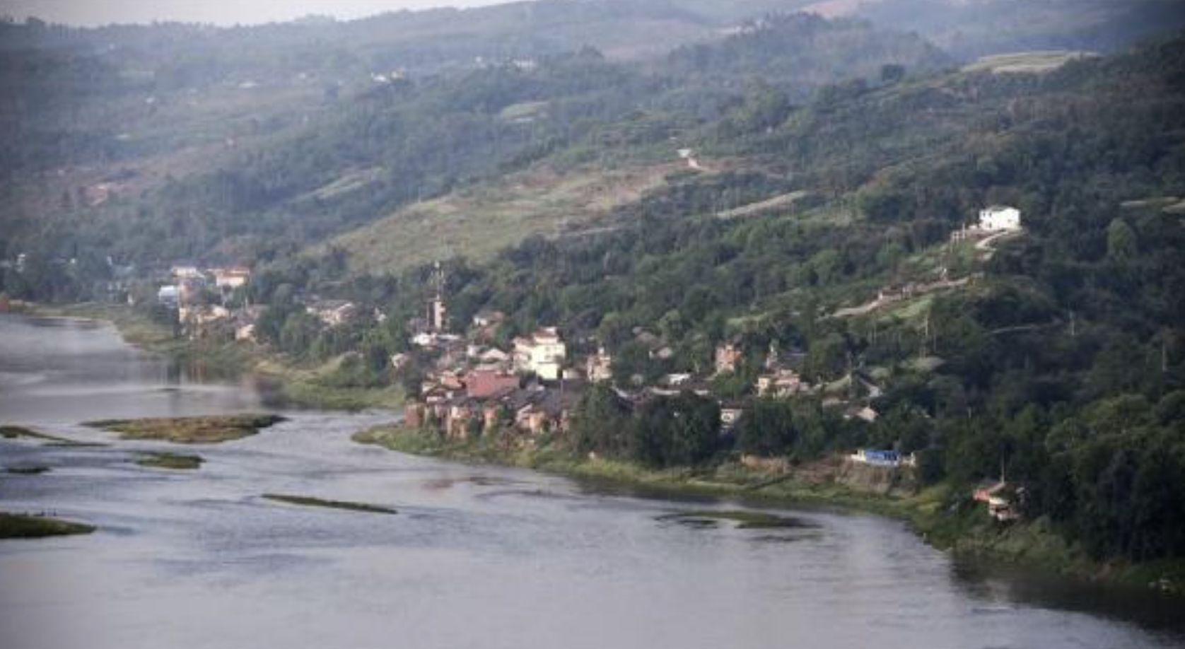 ▲四川眉山江口沉銀遺址及出水金器。（圖／翻攝澎湃新聞）