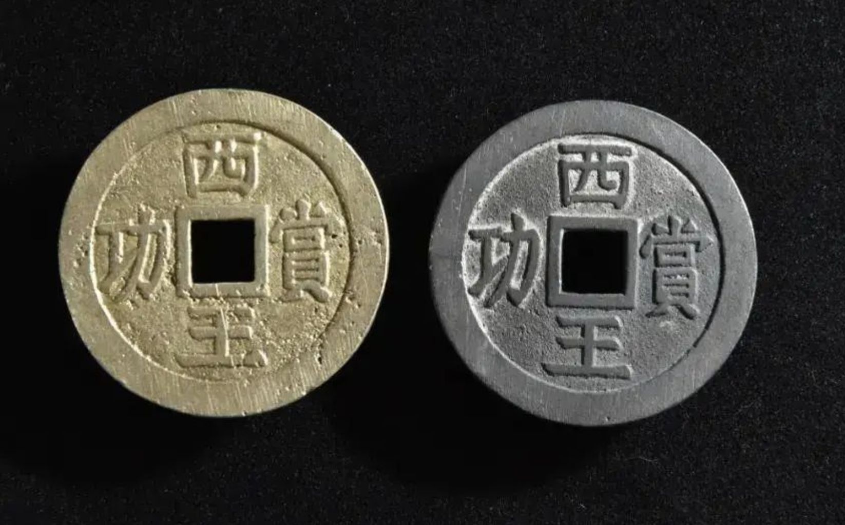 ▲四川眉山江口沉銀遺址及出水金器。（圖／翻攝澎湃新聞）