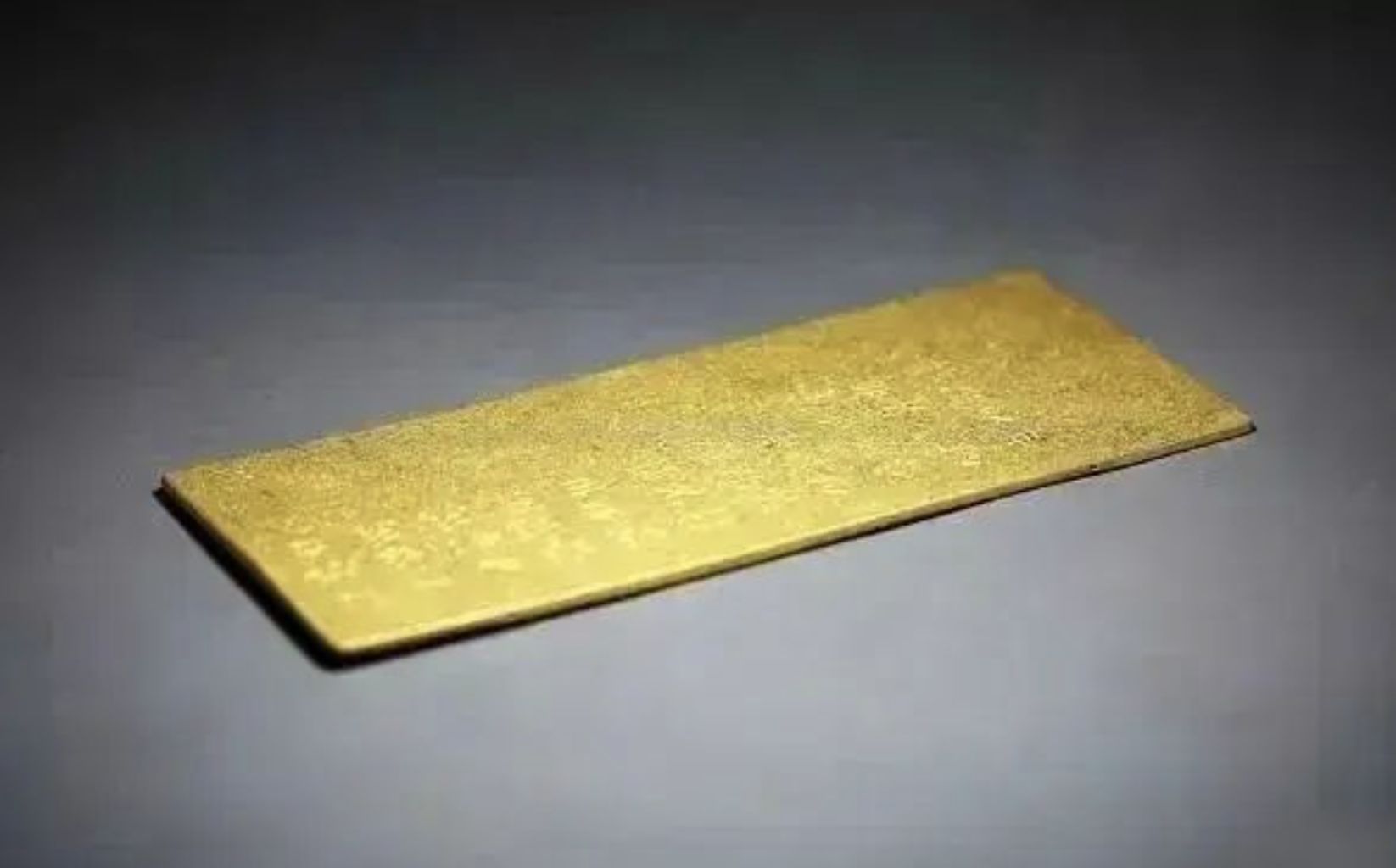 ▲四川眉山江口沉銀遺址及出水金器。（圖／翻攝澎湃新聞）