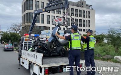 台東警持續取締火車站周邊違停 民眾當心荷包