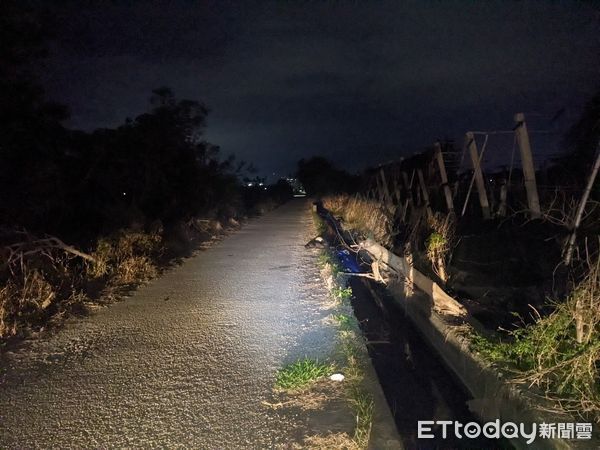 ▲▼      台東騎士自摔掉落水溝，頭部重創身亡       。（圖／記者楊漢聲翻攝）