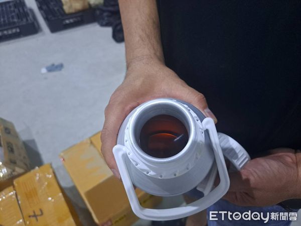 ▲裝有大麻膏之鋼瓶。（圖／記者張君豪翻攝）