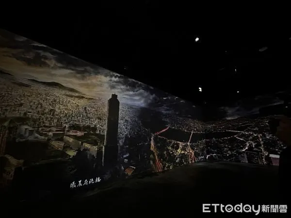 ▲▼世界紀錄最巨幅當代水墨畫《臺灣風物圖》全長320公尺、高1.8公尺，如今透過數位轉譯打造為「全沈浸投影展覽」，在台北101双融域展出。（圖／記者林育綾攝）