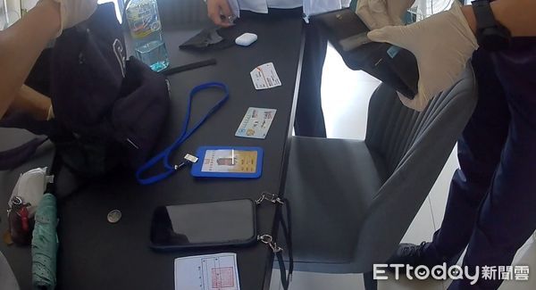 ▲▼台中女子聽從未謀面的網路男友介紹，充當車手，結果判刑6月。（圖／警方提供，下同）