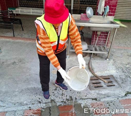 ▲台南市確診首例境外移入登革熱確診病例，個案為仁德區一甲里30多歲本國籍女子，黃偉哲籲請做好防蚊措施，並清除孳生源。（圖／記者林東良翻攝，下同）