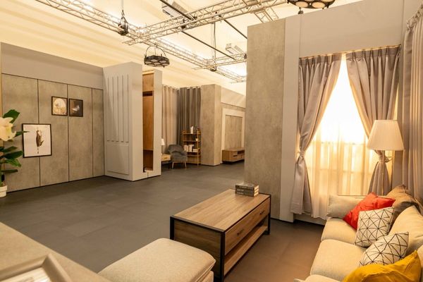 圖二：世新大學多功能實景棚提供學生將所學付諸實踐。（圖／世新大學提供）