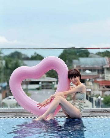 ▲王瞳曬出了一系列泳裝美照。（圖／翻攝自Instagram／hitomiwu）