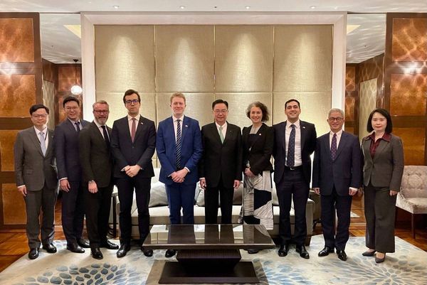 ▲國家安全會議秘書長吳釗燮昨(18)日晚宴英國國會「台英國會小組」共同主席柴萍恩(Sarah Champion)。（圖／總統府提供）