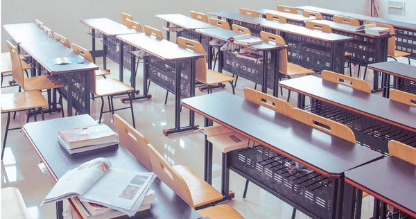 大陸杭州一名10歲男童，下課時間和其他同學打鬧時，意外被踢中蛋蛋，睪丸內部組織碎成了一塊塊，像是被捏碎了的果凍一般。（示意圖／Pixabay）