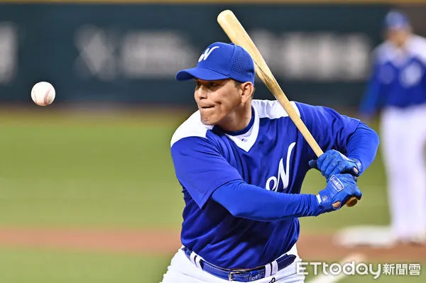 ▲▼經典賽資格賽練球日，尼加拉瓜隊總教練古伊多。（圖／記者李毓康攝）