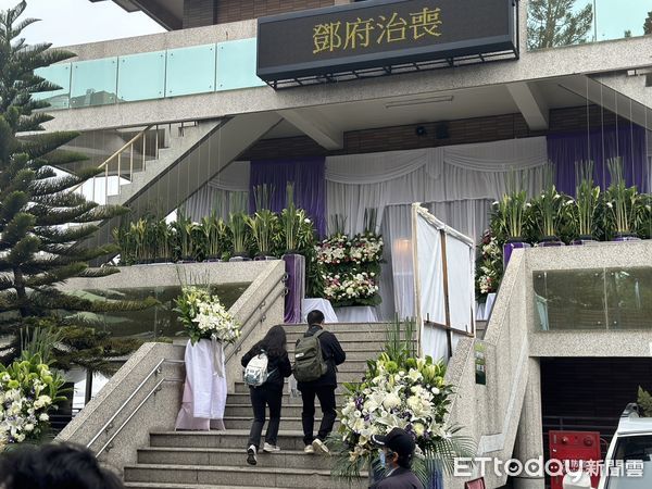 ▲新光三越,氣爆,鄧姓夫妻告別式。（圖／記者許權毅攝）