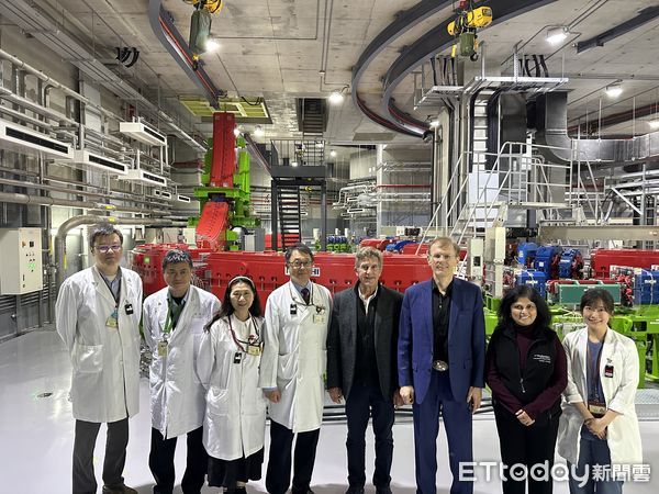 美國德州大學西南分校哈羅德&middot;C&middot;西蒙斯綜合癌症中心參訪北榮重粒子。（圖／北榮提供）