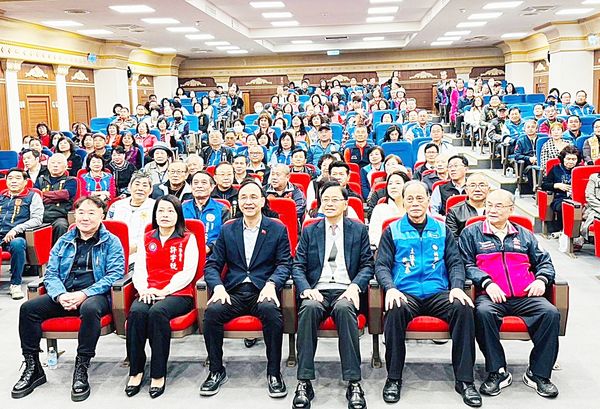 ▲國民黨主席朱立倫今天上午在桃園市長張善政等人陪同下至市議會。（圖／國民黨桃園市黨團提供）