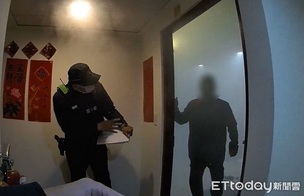 ▲阿北一早煮滷肉煮到睡著...屋內變「煙霧室」　整棟社區被他叫醒。（圖／記者許權毅翻攝）