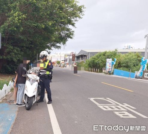 ▲東港警分局24日起全力取締騎機車未戴安全帽            。（圖／記者陳崑福翻攝）