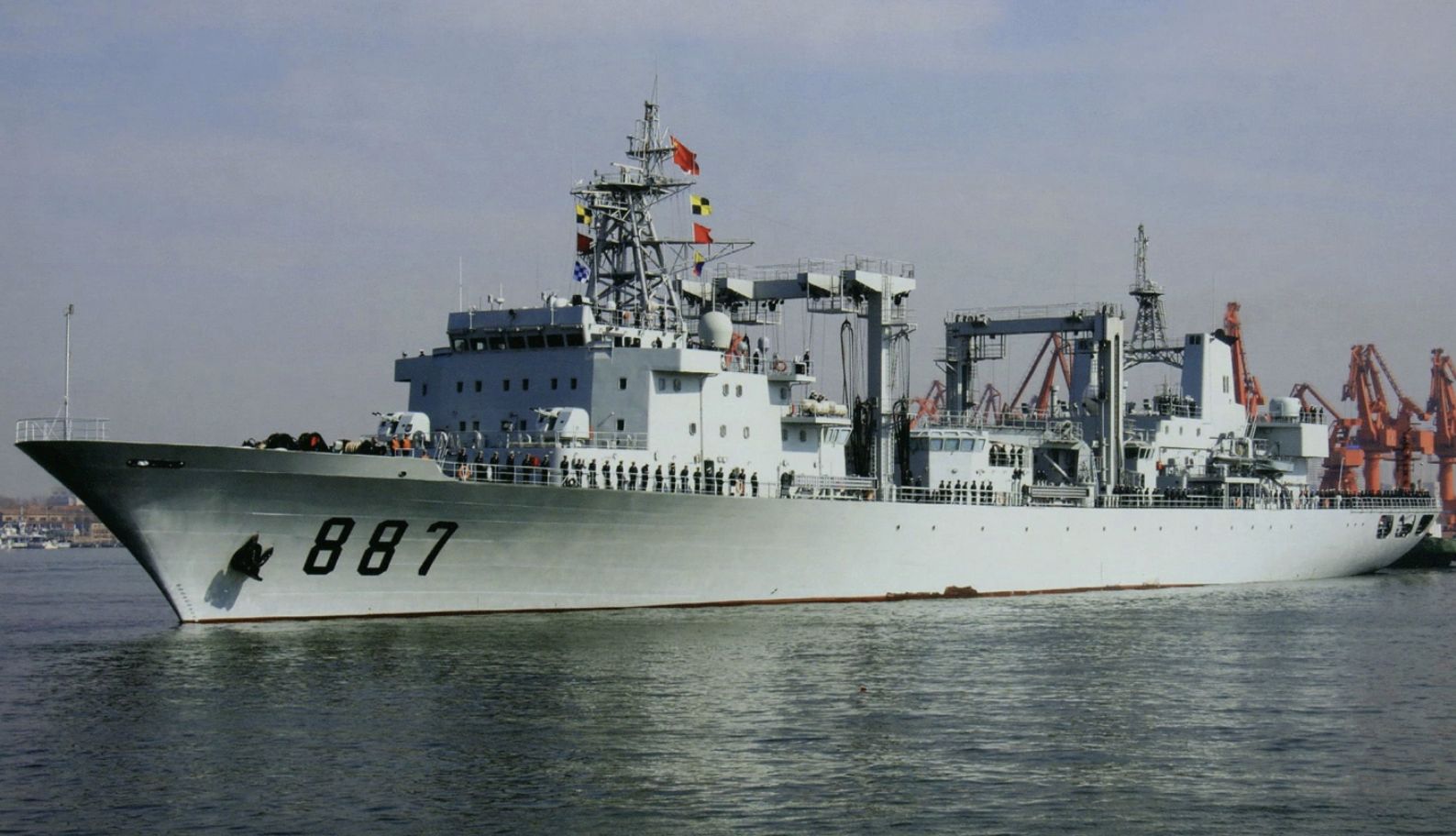 ▲解放軍海軍綜合補給艦微山湖艦（舷號，887）。（圖／翻攝百度百科）
