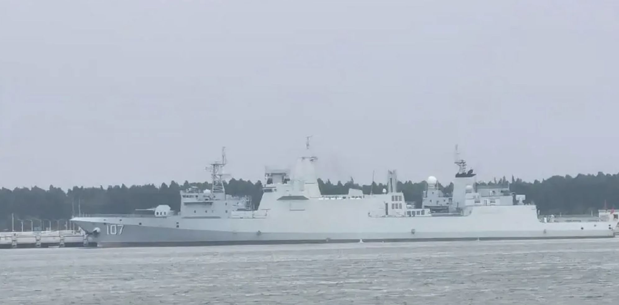 ▲解放軍海軍055型驅逐艦遵義艦（舷號，107）。（圖／翻攝百度百科）