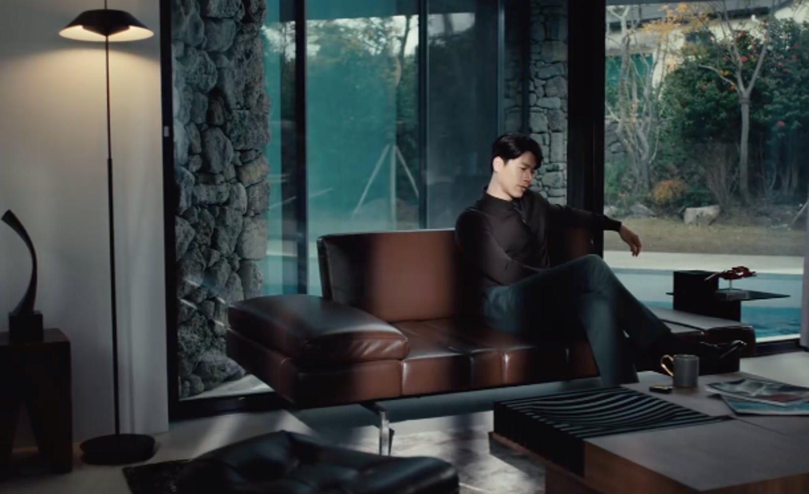 ▲▼ 玄彬,男神,超跑,保養品,穩定,法拉利,醇耀妍,保健,保養,健康,養膚,肌膚。（圖／翻攝自IG）