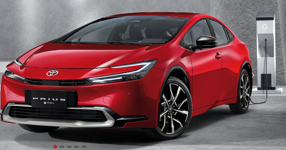 ▲TOYOTA官網上架新年式Prius，升級配備維持2款車型。（圖／翻攝自TOYOTA）