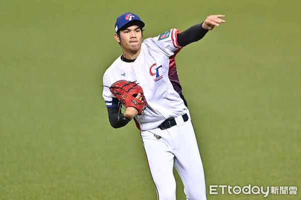 ▲▼經典賽資格賽練球日，林維恩。（圖／記者李毓康攝）