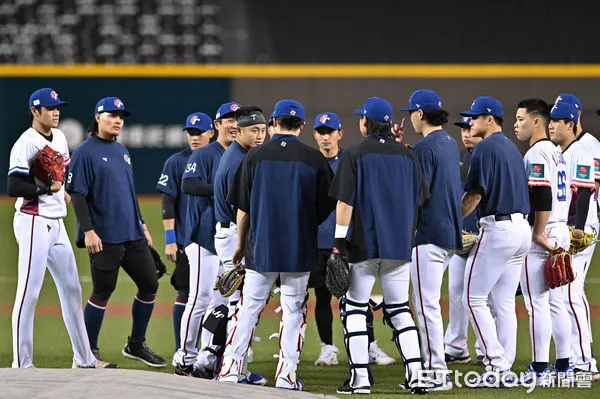 ▲▼經典賽資格賽練球日，中華隊。（圖／記者李毓康攝）