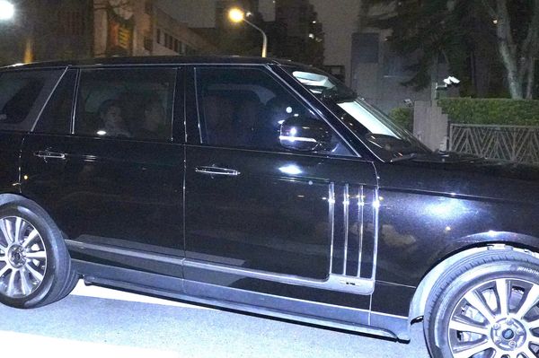 ▲▼汪小菲下飛機後直奔信義區豪宅。（圖／讀者提供）