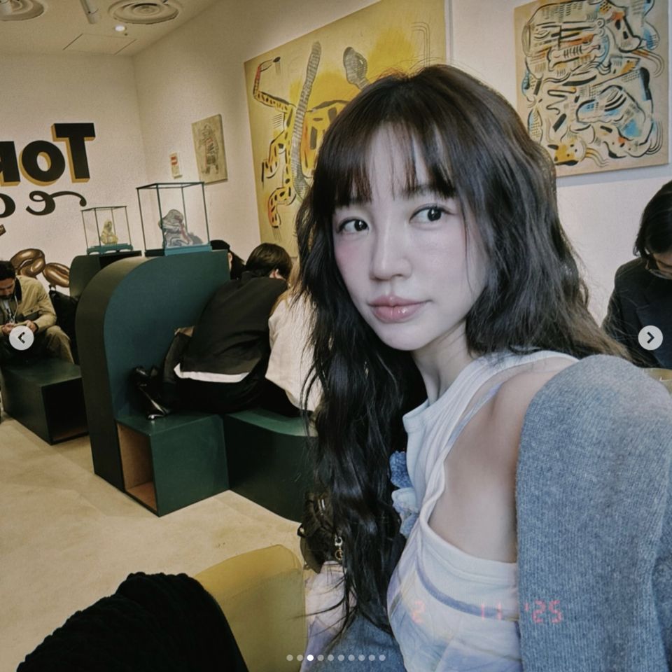 尹恩惠,植村秀,OPERA,唇膏,唇彩,彩妝,NEW BALANCE,ZARA,穿搭。（圖／記者李薇攝、IG、品牌提供）