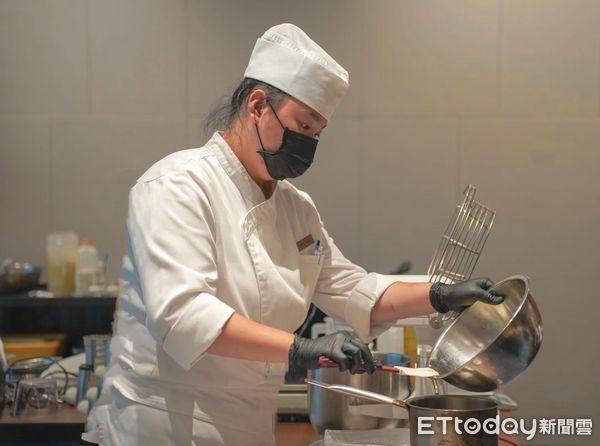 ▲「青年就業領航計畫」讓李祐甄提早入職場磨練，更助她存到一筆創業基金。（圖／記者林東良翻攝，下同）