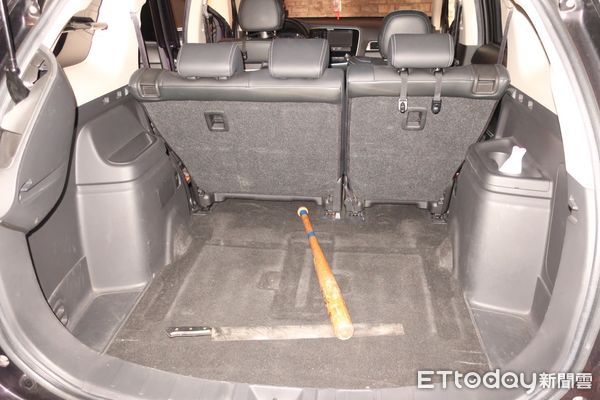 ▲吳男因積欠債務，遭人囚禁汽車旅館並持球棒毆打。（圖／記者陸運陞翻攝）