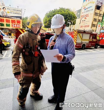 ▲鑒於台中百貨商場疑似施工造成氣爆之重大災害，台南市消防局與勞動部南區職業安全衛生處，21日聯合舉辦施工場所的消防演練與職業安全講習。（圖／記者林東良翻攝，下同）