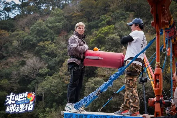 ▲小煜難掩緊張神情 許願要與成員一起開演唱會。（圖／TVBS）