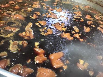 高雄豬腳店「停業原因」挨批 店家嘆嗜血:政治狂熱分子好了啦