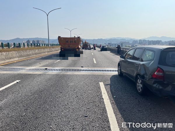 ▲▼    台74線崇德段，今（22）日早上8時許發生5車追撞車禍         。（圖／記者游瓊華翻攝）