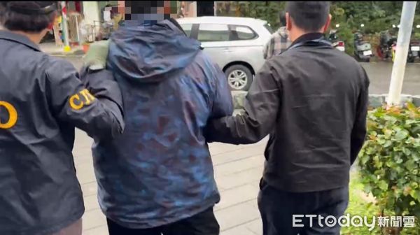 ▲▼警方於非法幣商在新城火車站面交款項時當場逮捕劉姓男子。（圖／新城警分局提供，下同）