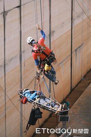 ▲▼高雄繩索救援隊「KRRT」闖過層層關卡，勇奪國際繩索救援季軍。（圖／記者吳世龍翻攝）