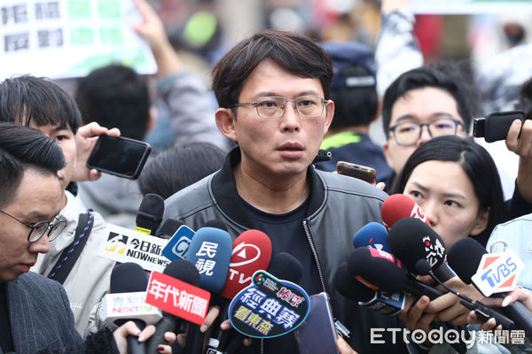 ▲民眾黨主席黃國昌出席掃除綠衛兵誓師大會。（圖／記者林敬旻攝）