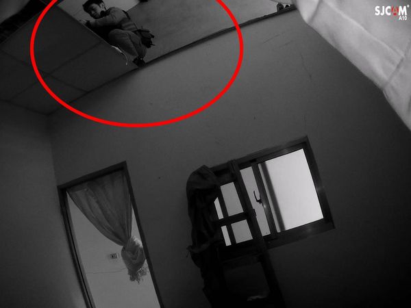 ▲彰化毒蟲父子涉偷竊躲3樓隔板上。（圖／警方提供）