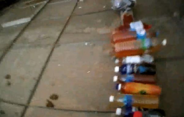 ▲彰化毒蟲父子涉偷竊躲3樓隔板上。（圖／警方提供）