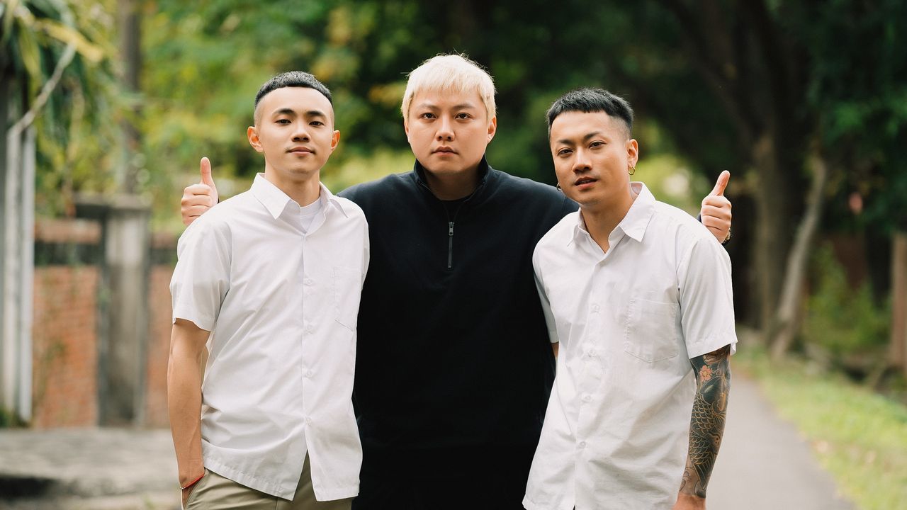 ▲▼歐吉虎〈酒澆地板〉 。（圖／混血兒娛樂提供）