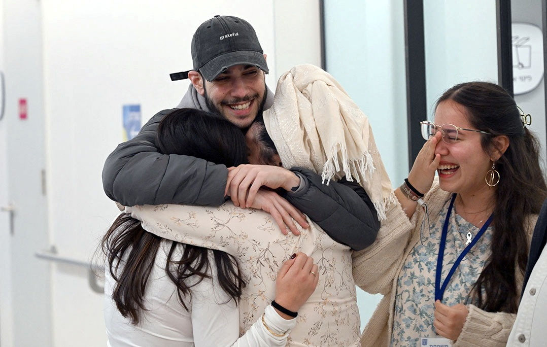 ▲▼ 以色列人質柯恩（Eliya Cohen）獲釋。（圖／路透）