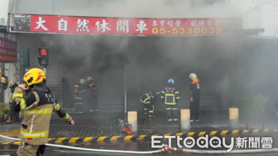 快訊/雲林斗六火警!鐵皮屋竄出大量濃煙 11車26人搶救中