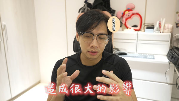 ▲尼克拿到耶魯大學心理學證書。（圖／翻攝YouTube／尼克&ASHLY）