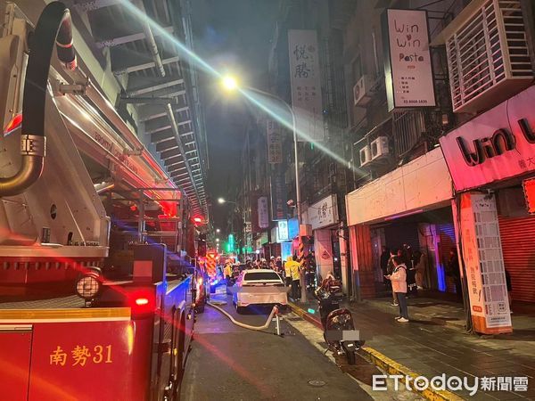 ▲▼新北市中和區景平路火警，一名女房客無生命跡象送醫搶救。（圖／記者陸運陞翻攝）